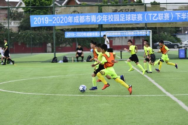 19岁亚马尔金球奖再次失利，涙流满面迅速离场
